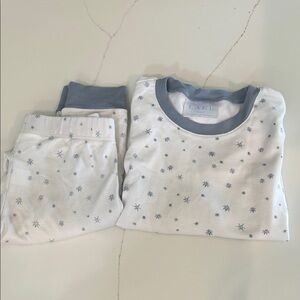 Lake Kids Pajama Set - White and Blue snowflake Design